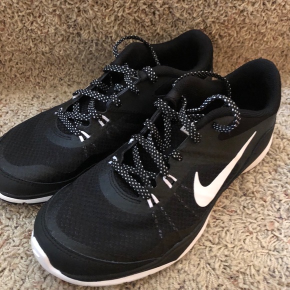 Nike Shoes - Like NEW Nike’s - 7.5